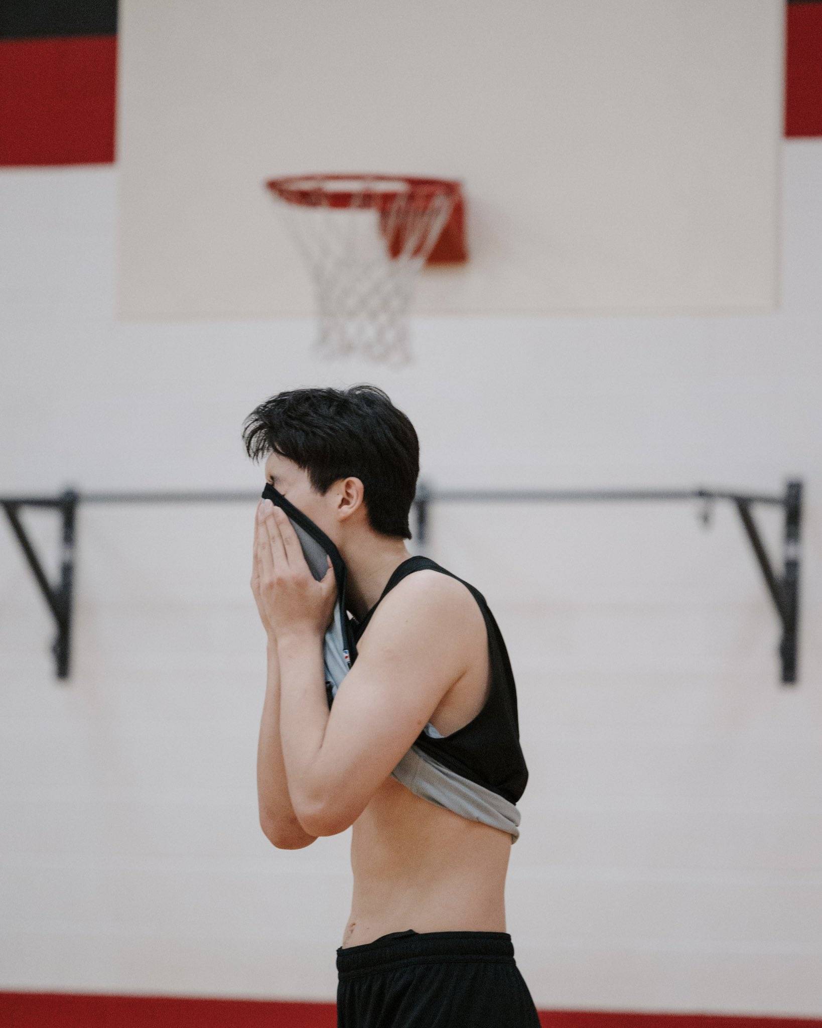 皇冠信用网会员_调整能力强皇冠信用网会员！杨瀚森天崩开局 随后5助攻3封盖定神