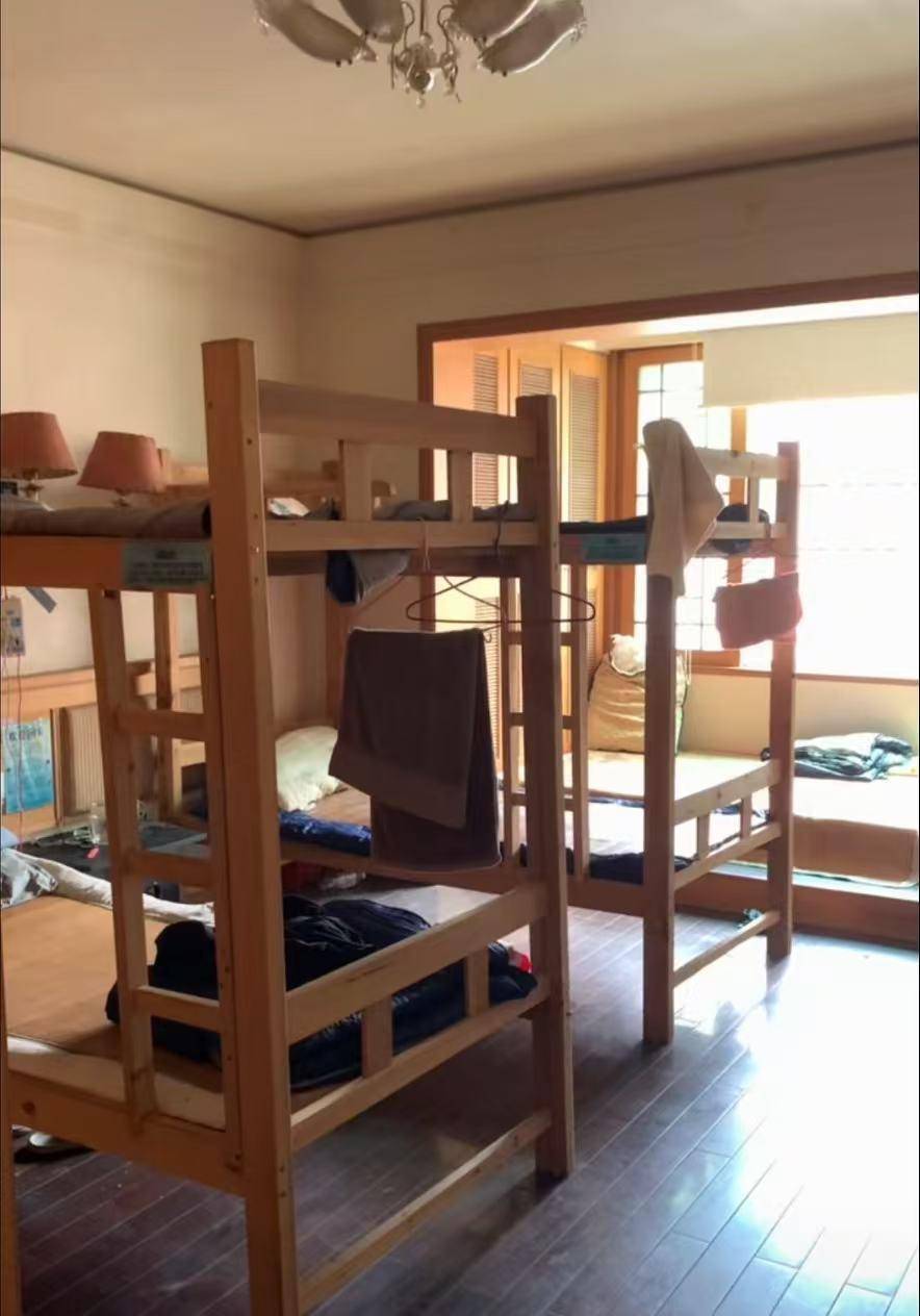 篮球俱乐部友谊赛_因为多年前一个包子篮球俱乐部友谊赛，长沙小伙开了家不收一分钱的青旅：希望住客在这充满电后继续奋斗