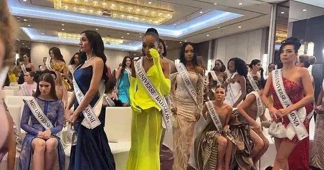 外围买球app十大平台
_不满总监辱骂墨西哥选手外围买球app十大平台
，2025环球小姐集体退赛，总监哭诉：我也是会受伤的普通人