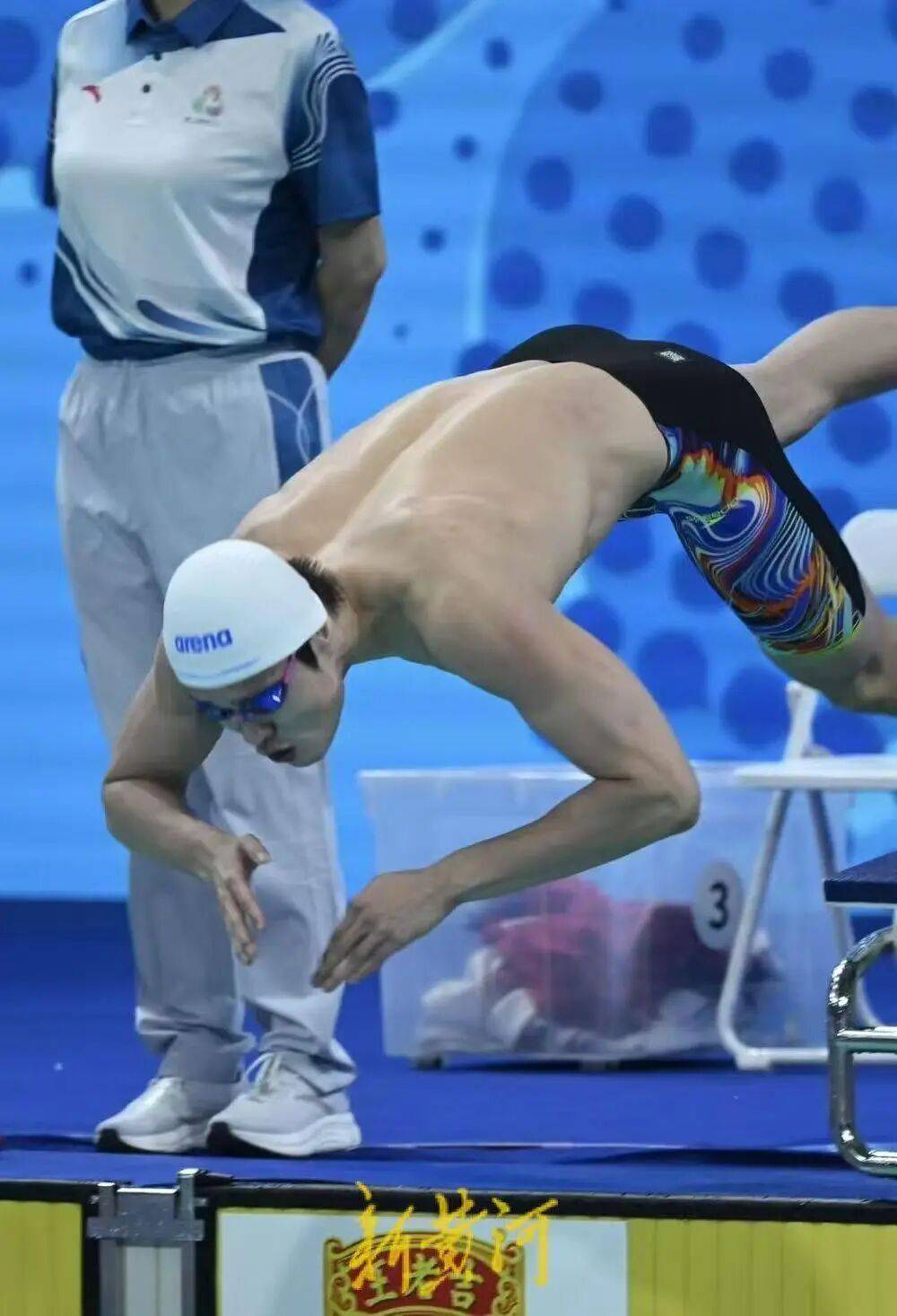 皇冠信用網代理
_青岛运动员徐放勇夺十五运男子100米蝶泳亚军