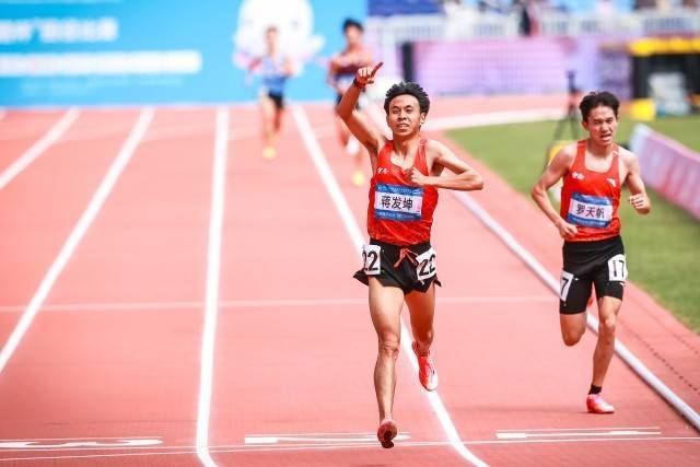 皇冠信用網去哪里弄
_率先冲线却因“配合犯规”被罚皇冠信用網去哪里弄
!十五运会男子万米“看门道”