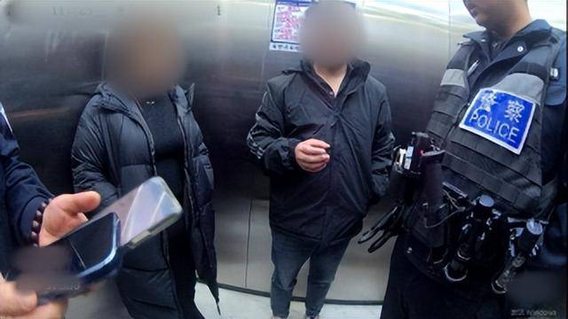 皇冠信用网怎么开户_砰！浙江女子刚坐进车里皇冠信用网怎么开户，一把菜刀砸在眼前，随后剪刀又飞来