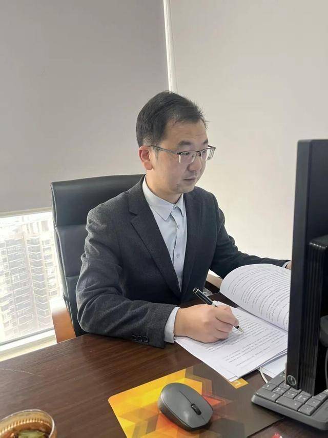 皇冠hga039_20分钟直达武汉皇冠hga039！坐动车上下班是种什么体验……