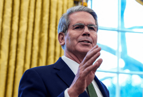 皇冠信用网会员注册网址_还剩6830亿皇冠信用网会员注册网址,中国大幅抛美债,特朗普下令和中方硬刚到底?帮凶全到齐