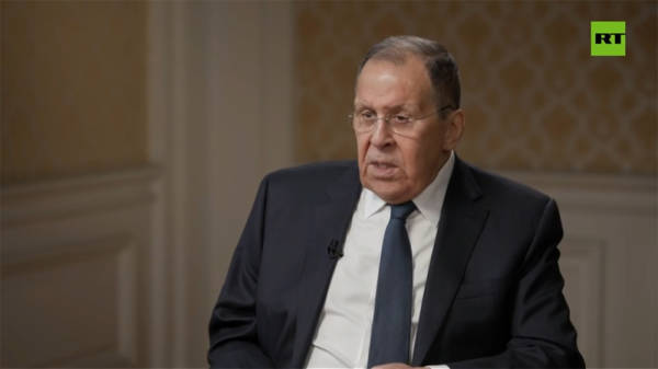 皇冠信用网账号申请_马克龙想给普京打电话皇冠信用网账号申请，拉夫罗夫：可悲的外交，但普京会接