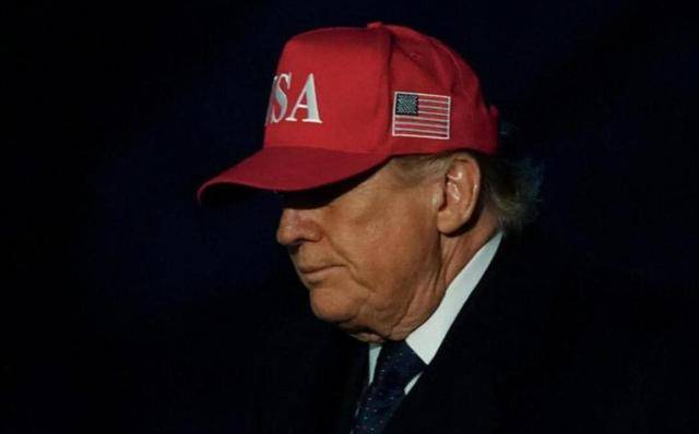 网上买球怎么买 _特朗普天塌了网上买球怎么买 ，伊朗导弹直接炸毁了3艘油轮，还轰塌美国大使馆