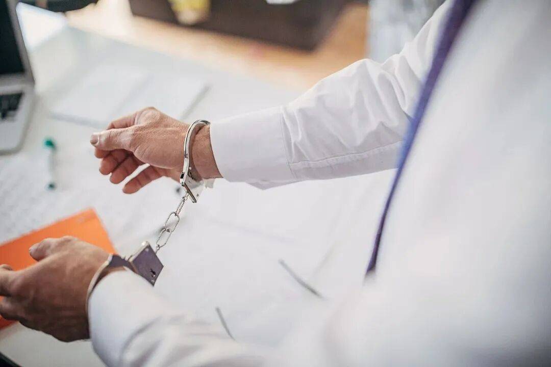 皇冠信用网怎么代理
_某重要岗位离职人员李某皇冠信用网怎么代理
,主动投靠境外间谍机关