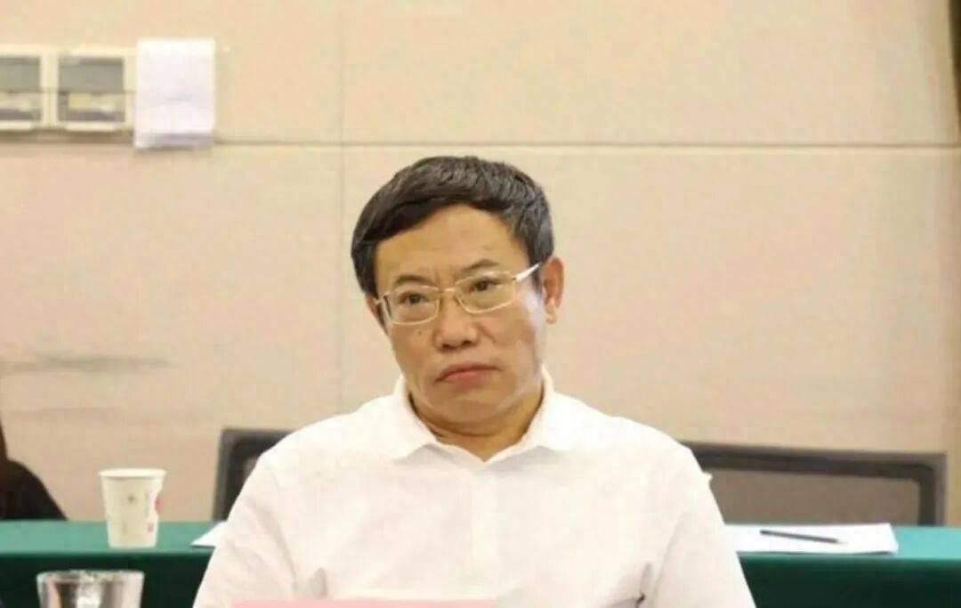 正版皇冠信用网址_山西太原市人大常委会原副主任冯原平正版皇冠信用网址,辞去市人大代表职务;7月份被查,曾任太原市迎泽区委书记、市总工会主席;曾因重大火灾事故被处分