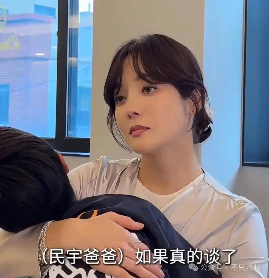 皇冠信用出租代理_离婚6年后他谈了个小十几岁的新女友?前妻坦言不介意他新恋情皇冠信用出租代理。