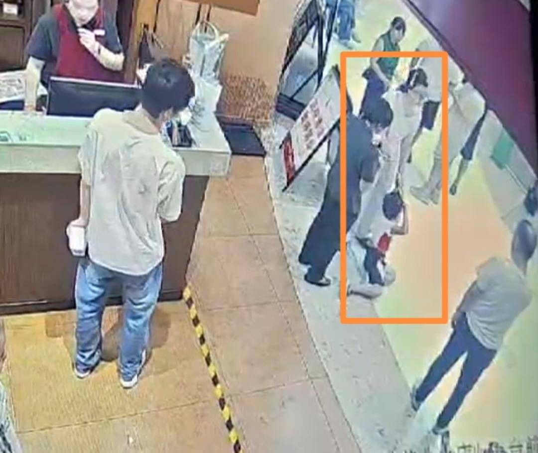 正版皇冠信用网出租_长沙4岁男童事件女子半天涨粉5000正版皇冠信用网出租,其微博抖音账号均已“禁止关注”